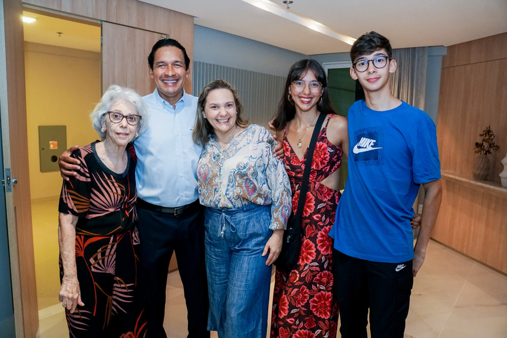 Marta Mazza, Airton, Ana Carolina, Júlia E Rodrigo Pontes