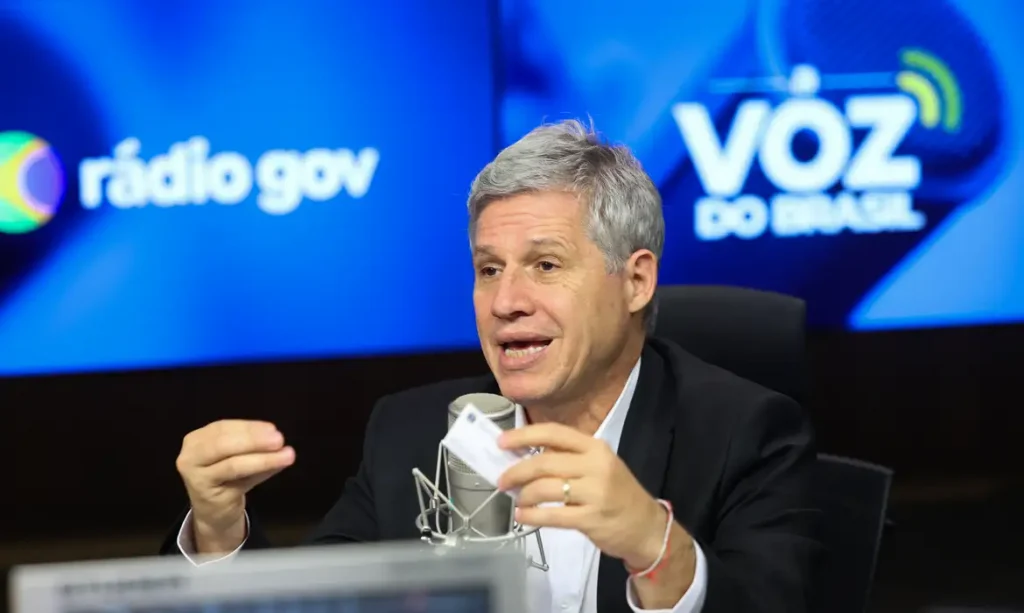 Ministro Do Desenvolvimento Agrário E Agricultura Familiar, Paulo Teixeira Foto Agência Brasil 2