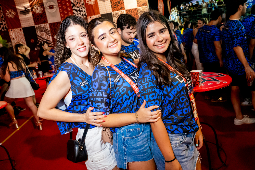 Nina Fairbanks, Bárbara E Bea Frota