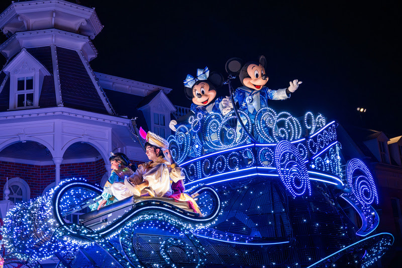 Desfile noturno “Disney Starlight: Dream the Night Away” estreia no Magic Kingdom