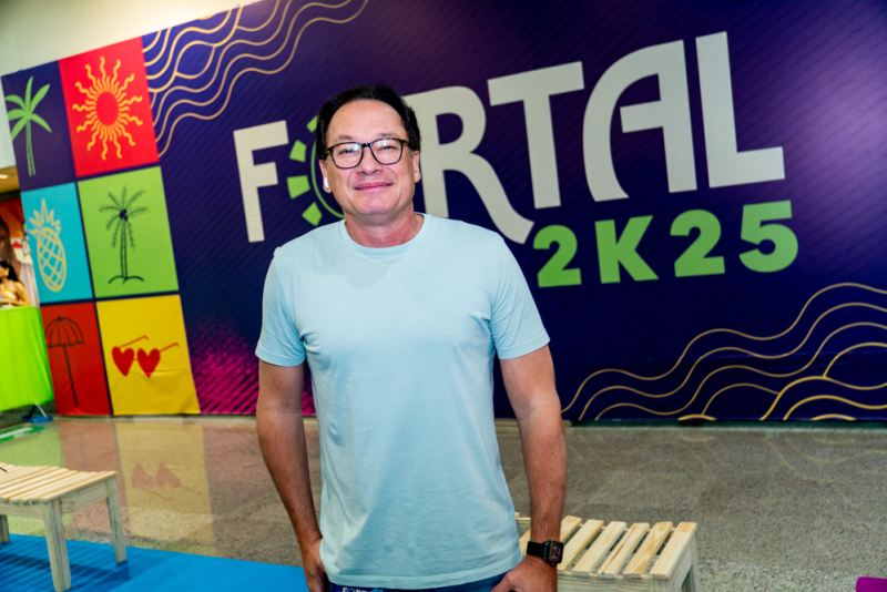 Clima de avenida - Cheiro de Amor anima segundo dia de entrega de abadás do Fortal 2025