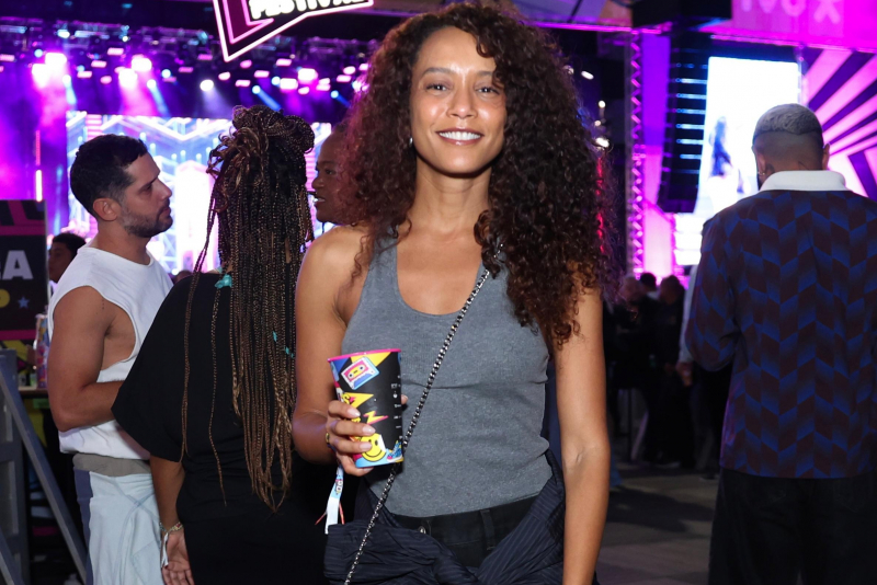 NO RIO DE JANEIRO - Famosos embarcam em uma viagem musical aos anos 90 na Marina da Glória