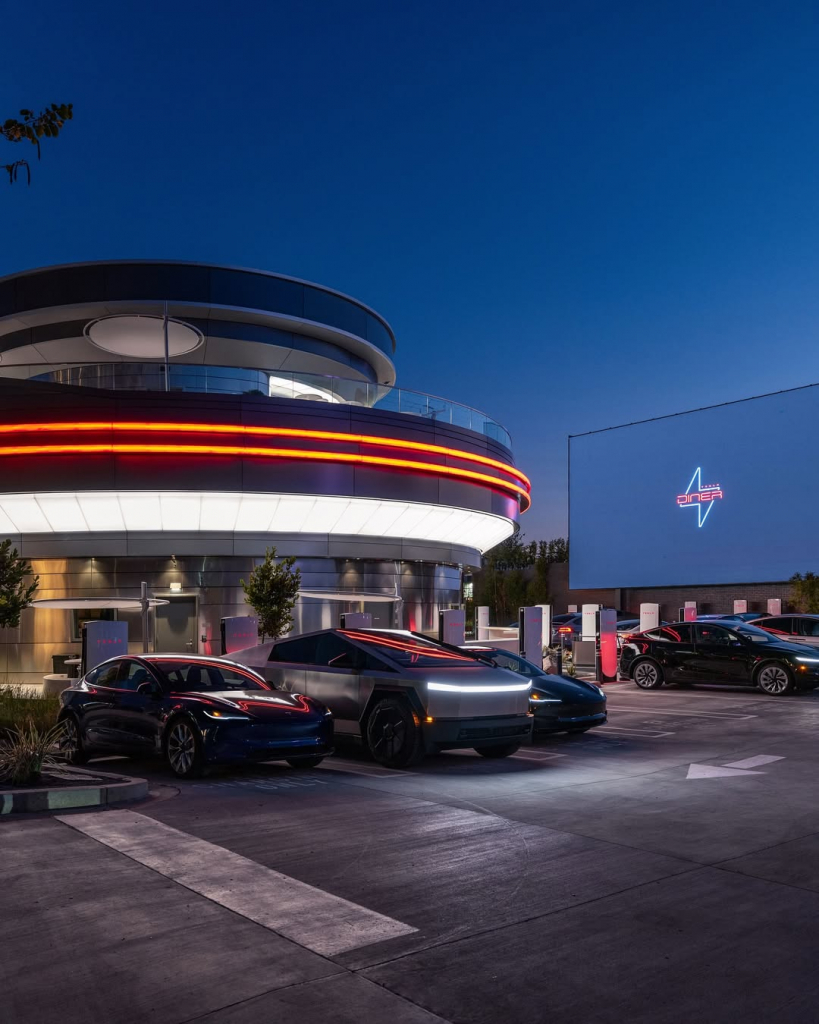 Tesla Diner (6)