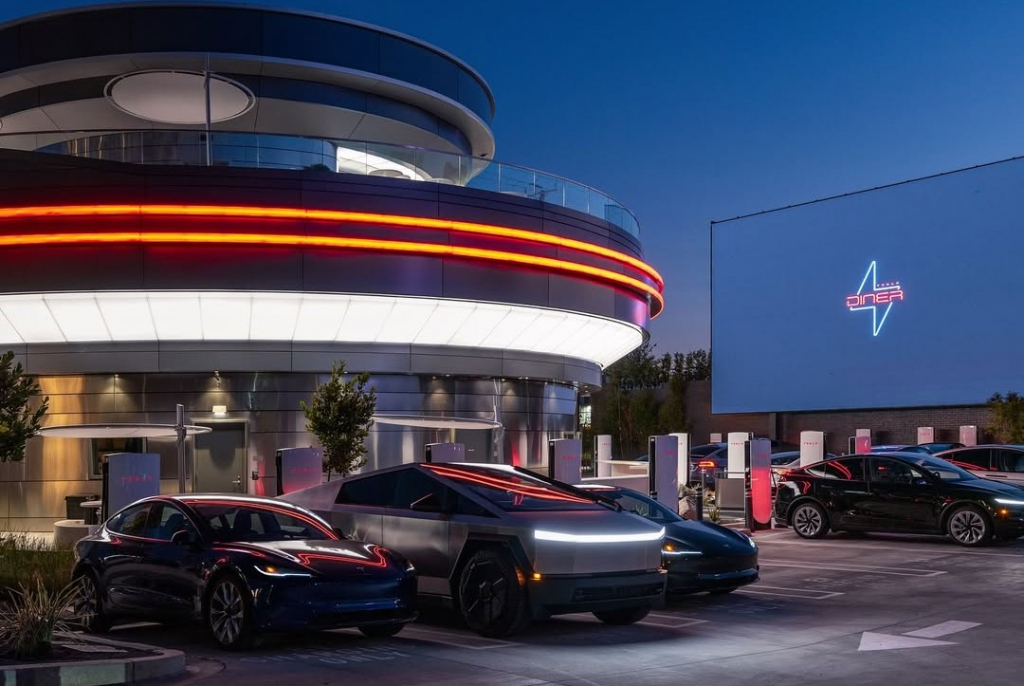 Tesla Diner (6)a