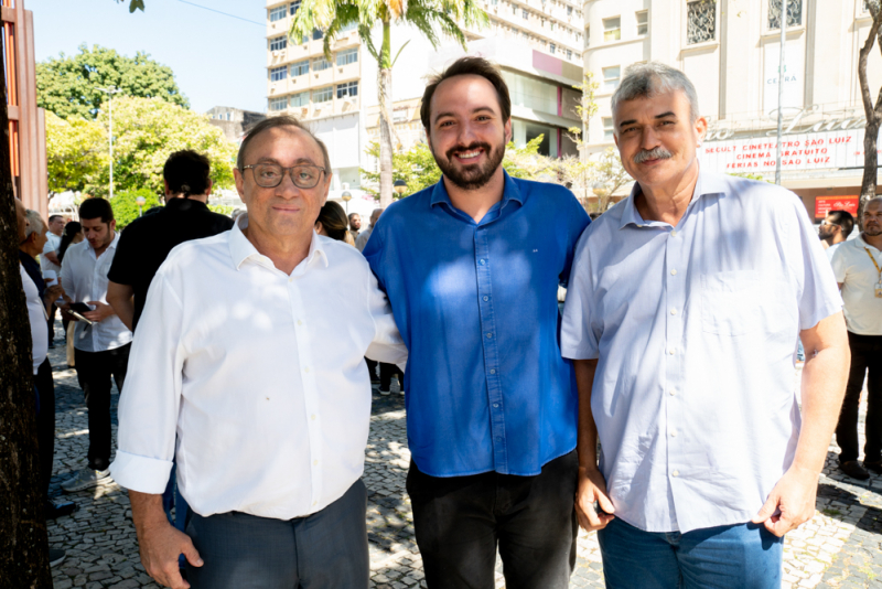 Patrimônio cearense - Governador Elmano de Freitas e prefeito Evandro Leitão formalizam ordem de serviço para requalificação da Praça do Ferreira
