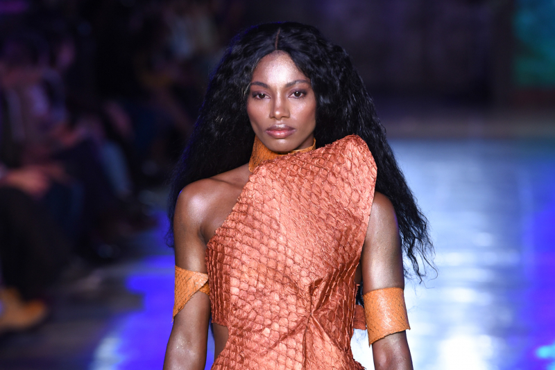 Resgate sensível - Casa de Criadores costura memória, floresta e futuro no quinto dia de desfile em São Paulo