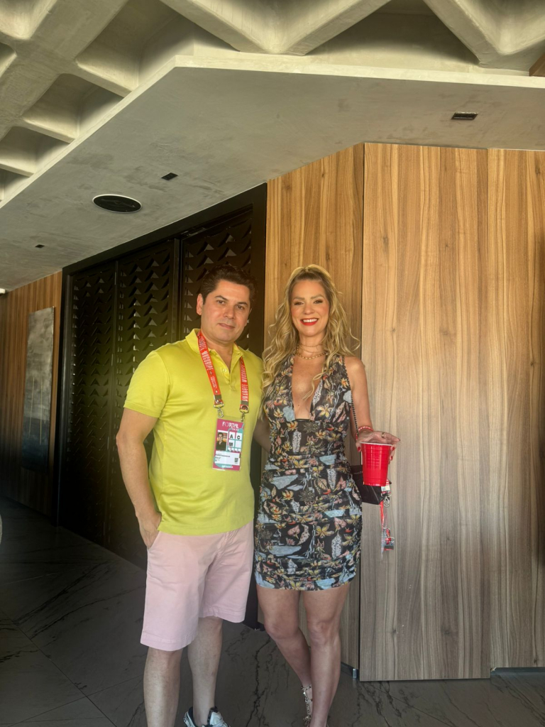 
				Pompeu Vasconcelos e Mariana da Fonte
				