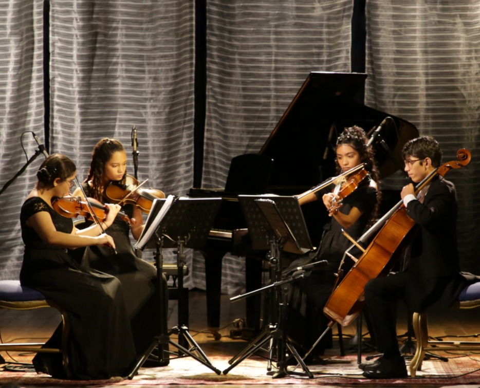 Concerto no Theatro José de Alencar marca início do Festival Internacional de Música Instrumental