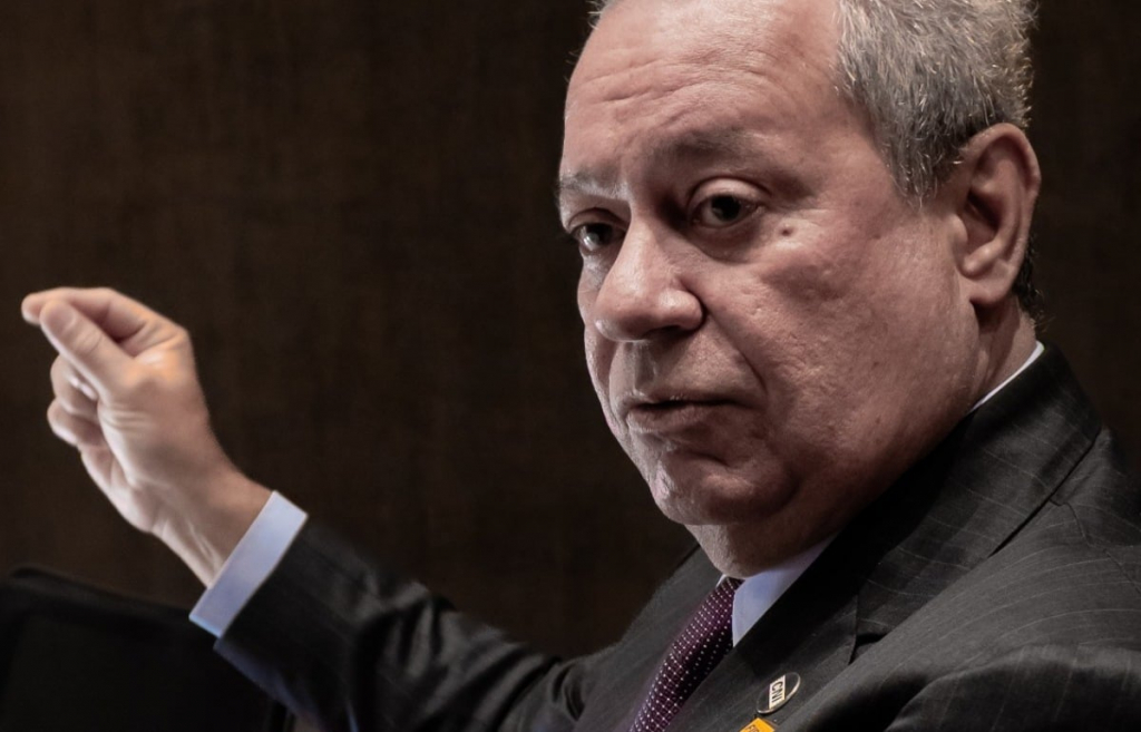 Wide Large Ricardo Alban Cni