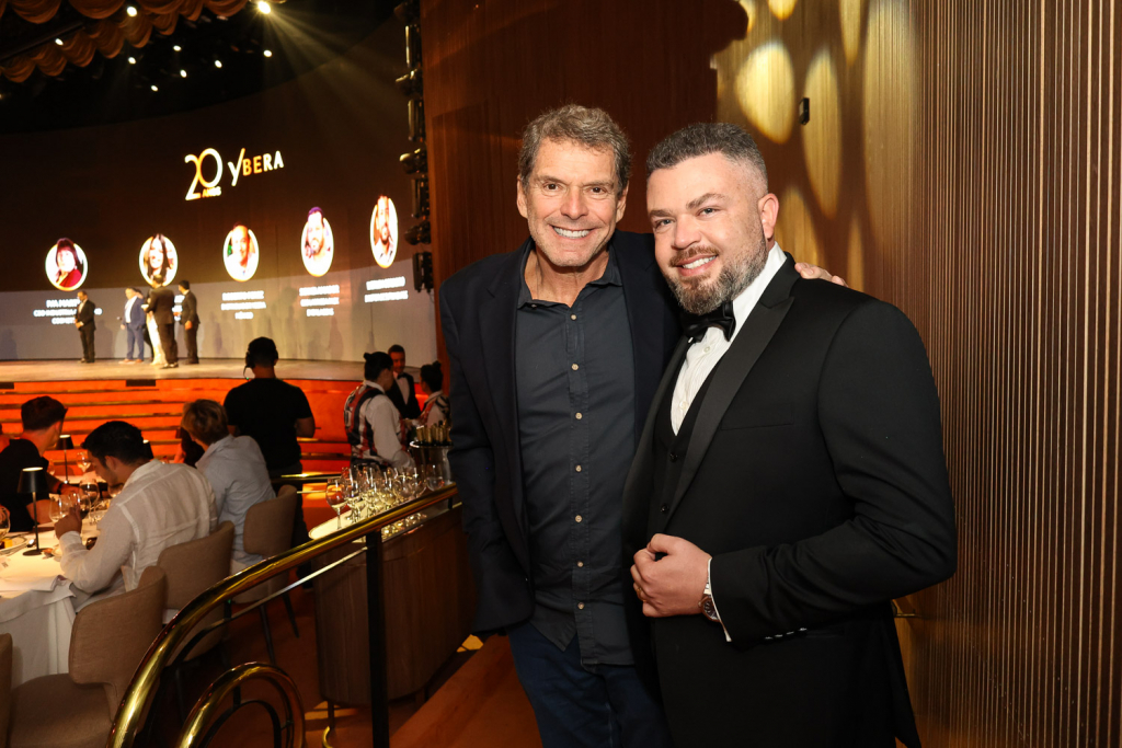 Alexandre Accioly E Johnathan