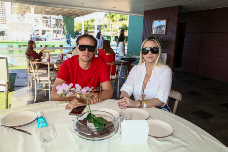 Fim de semana badalado - No Iate Clube de Fortaleza, o fim de semana foi de festas, sabores e pôr do sol perfeito