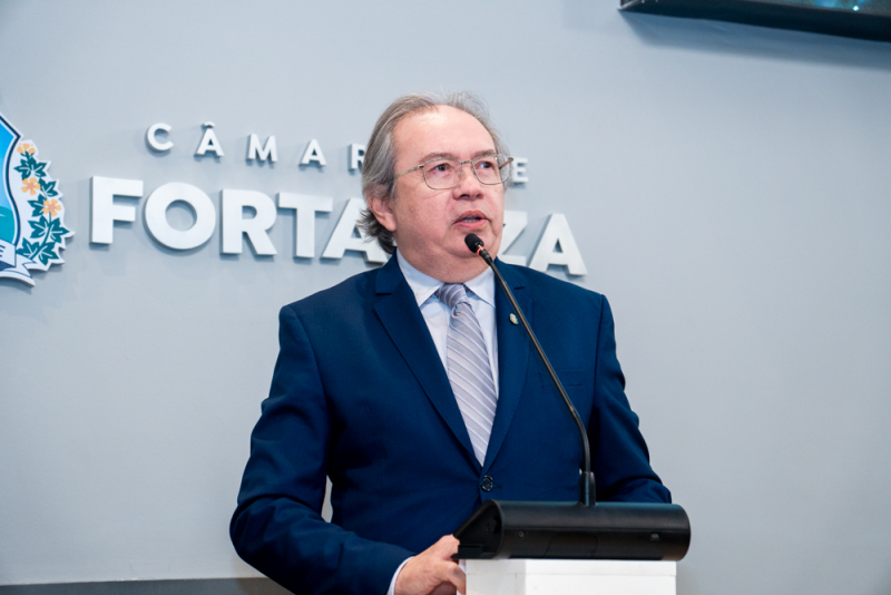 Trajetória Reconhecida - Secretário Rogério Pinheiro é condecorado com a Medalha do Mérito Desportivo Ayrton Senna pela CMFor