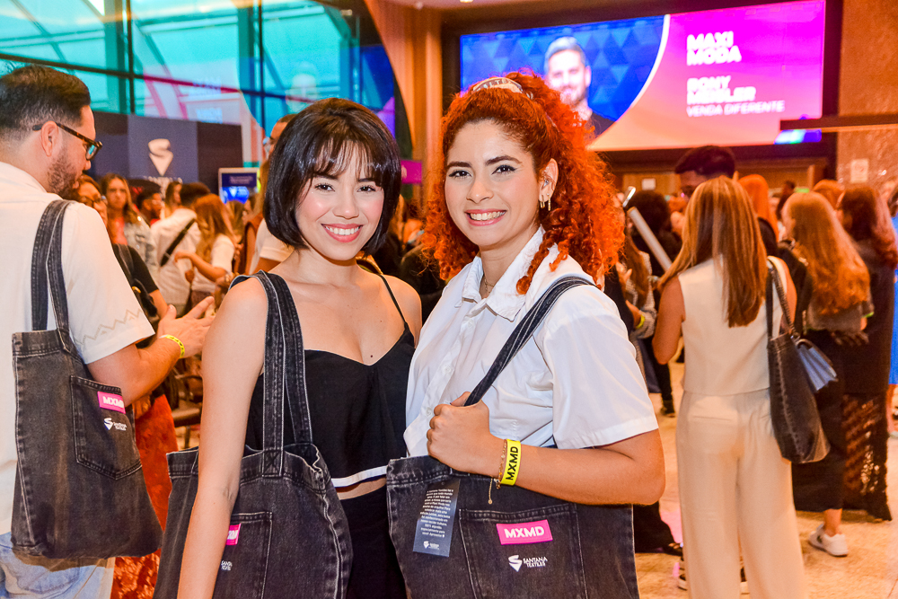 Ana Beatriz E Janine Ingrid