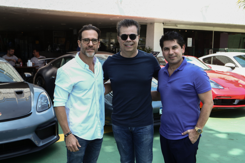 Grupo Viaturas - Em meio a Porsches, Mercedes AMG, Audi R-8 e carros clássicos, o novo Chevrolet Spark rouba a cena no Iate Clube de Fortaleza