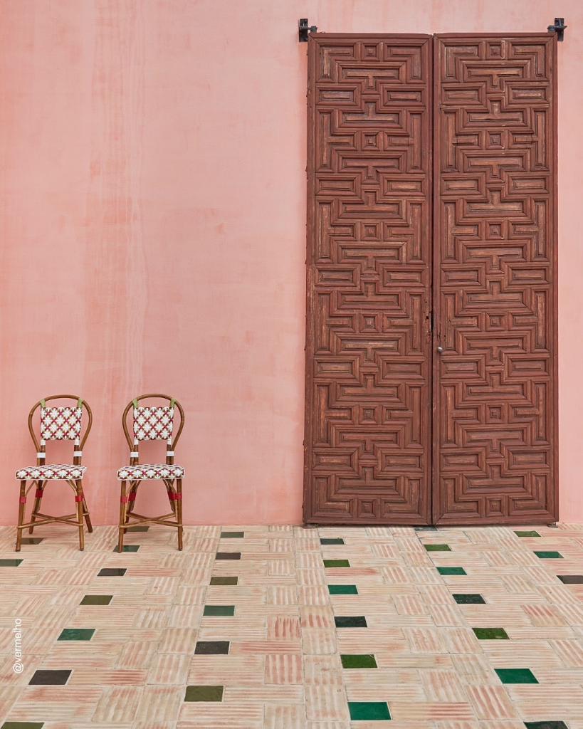 Após O Sucesso Do Hotel Vermelho, O Designer Christian Louboutin Apresenta Sua Mais Nova Empreit (9)