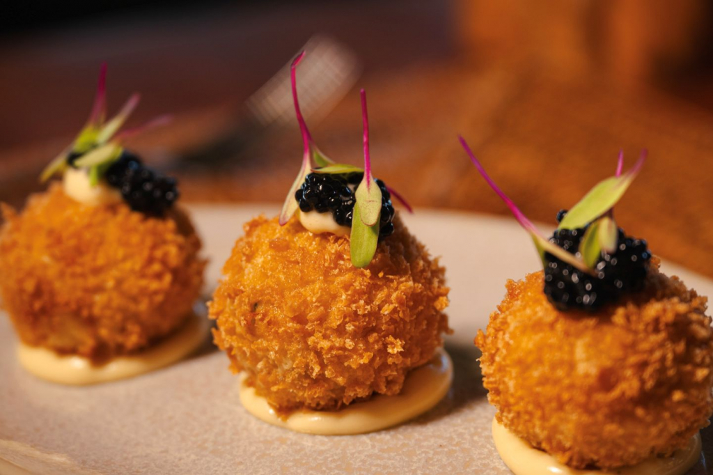 Arancini De Robalo Com Caviar De Mujol. Créditos Xico Sandro