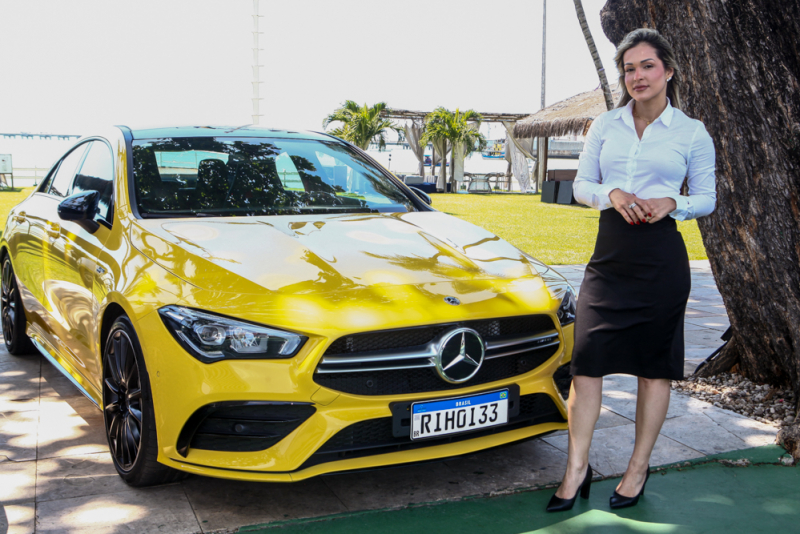 Grupo Viaturas - Em meio a Porsches, Mercedes AMG, Audi R-8 e carros clássicos, o novo Chevrolet Spark rouba a cena no Iate Clube de Fortaleza