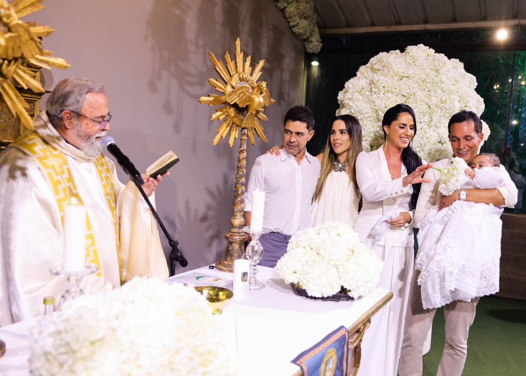 Batizado De Filha De Zezé Di Camargo E Graciele