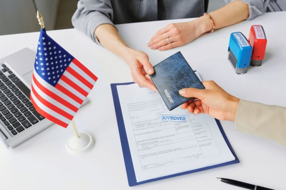 EUA podem cobrar taxa de até R$ 82 mil para liberar vistos de turismo e negócios em novo programa