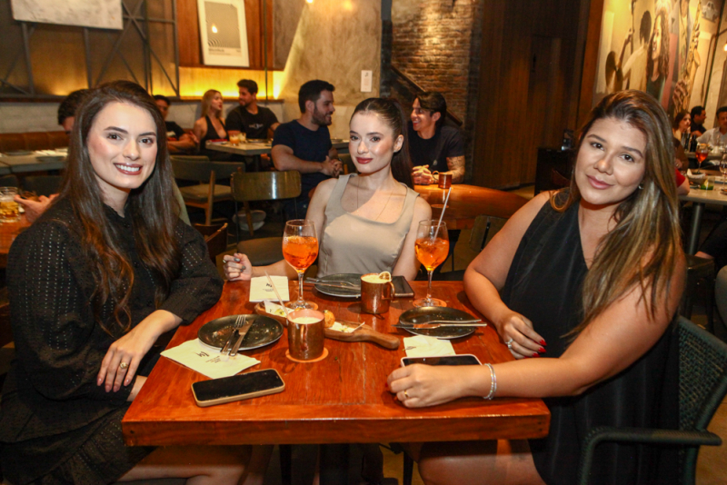 Sexta no Meireles - Moleska Gastrobar lança  Happy Friday com música ao vivo e drinks em dobro