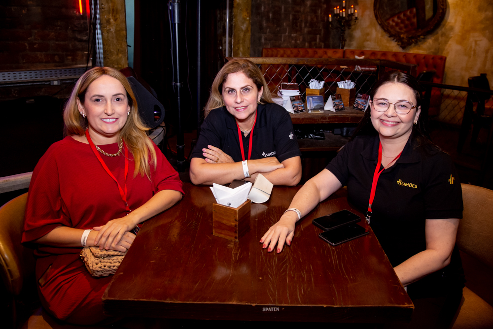 Carla Couto, Cláudia Coelho E Claudete Lima (2)