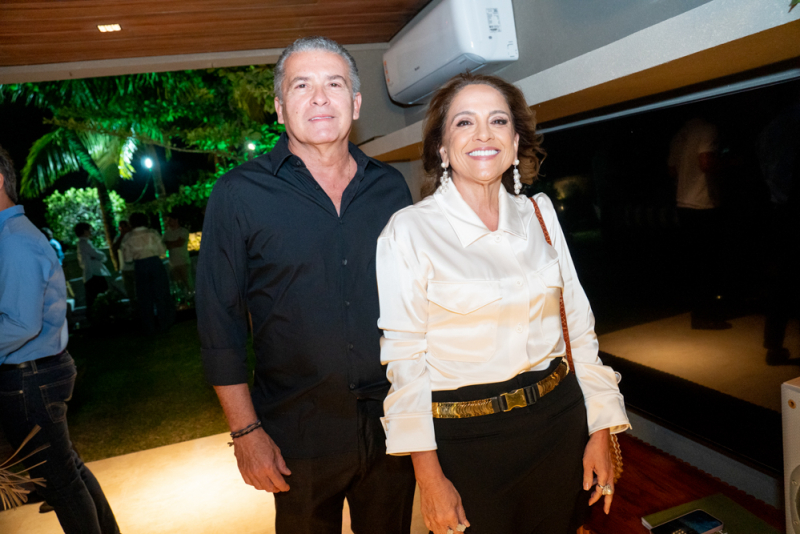 Chic & Intimista - Arquiteto Marcelo Franco abre as portas de seu elegante endereço para festejar a nova idade