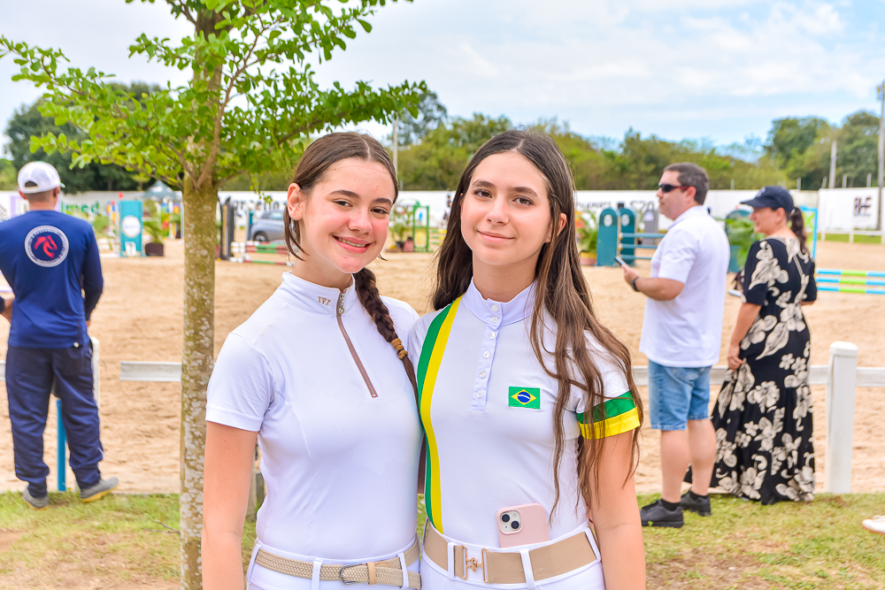 Clarisse Gomes E Valentina Zardo (2)