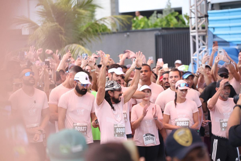 Energia Contagiante - Bell Marques comanda manhã de música e esporte na orla de Fortaleza com a Corrida 100% Você