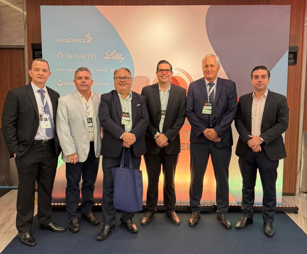 Dr. Sérgio Juaçaba Ao Meio, Médico Cirurgião