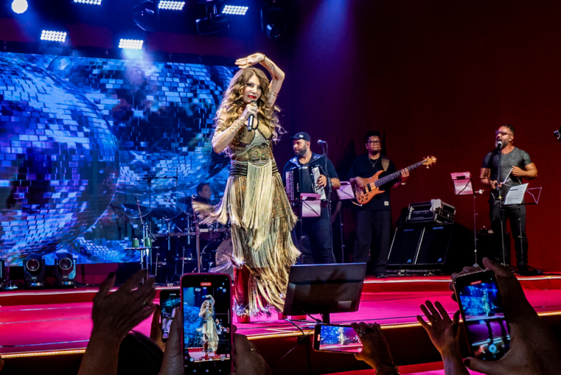 No Centro de eventos - Elba Ramalho comanda Festa do Rubi em noite de celebração da advocacia cearense