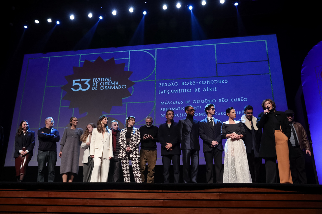 Elenco Da Série “máscaras De Oxigênio Não Cairão Automaticamente” (2)