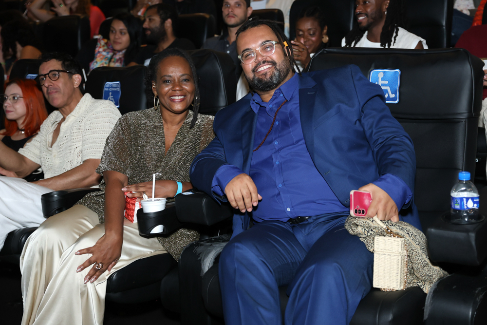 Eliana Alves Cruz (autora) e Paulo Vicente Cruz