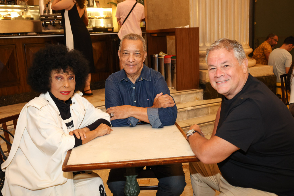 Eliana Pittman, Amaro Leandro E Eduardo Cutinho