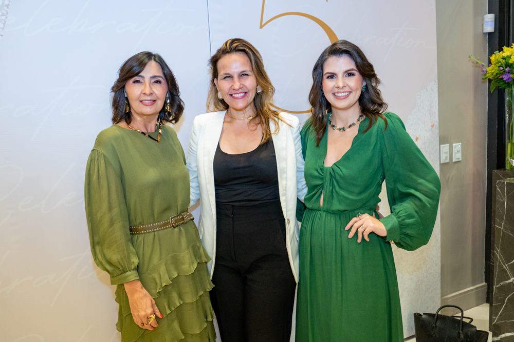 Eliane Gomes, Ana Paula Dionísio E Eloisa Gomes