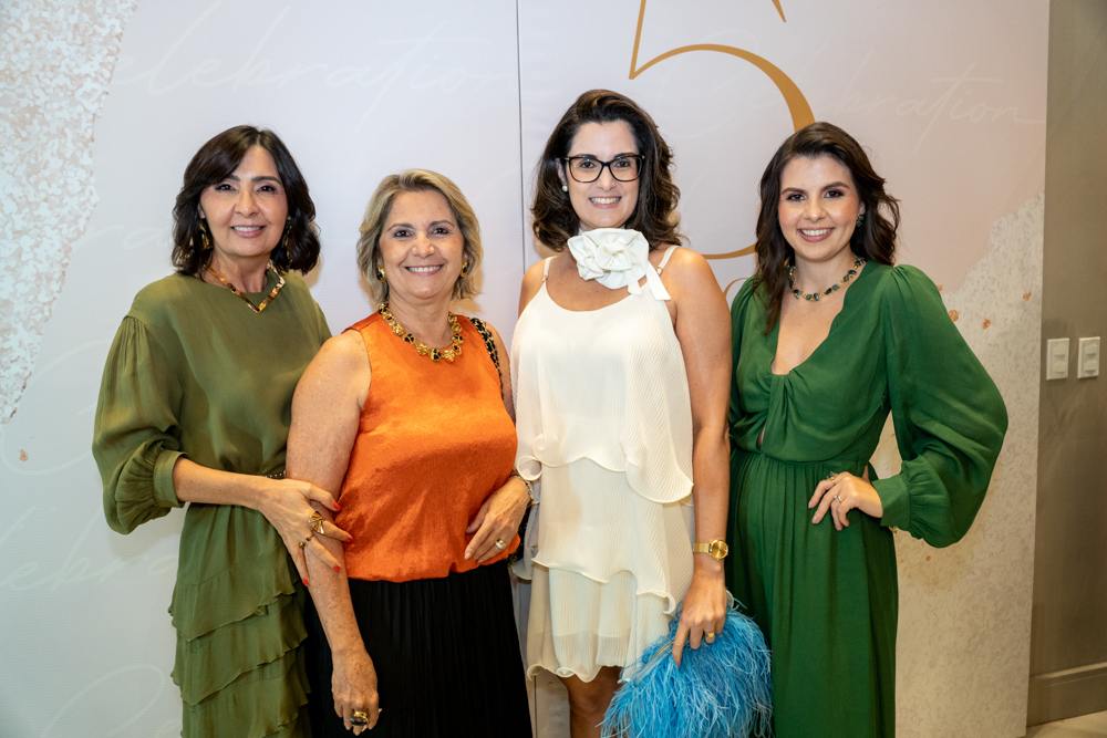 Eliane Gomes, Inês E Olivia Pinto, E Eloisa Gomes