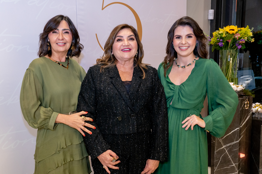 Eliane Gomes, Ionete Holanda E Eloisa Gomes