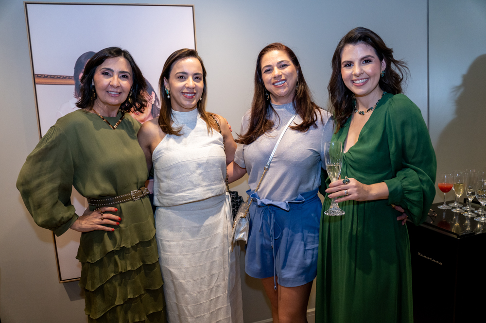 Eliane Gomes, Juliana Carvalho, Ireuda Gomes E Eloisa Gomes