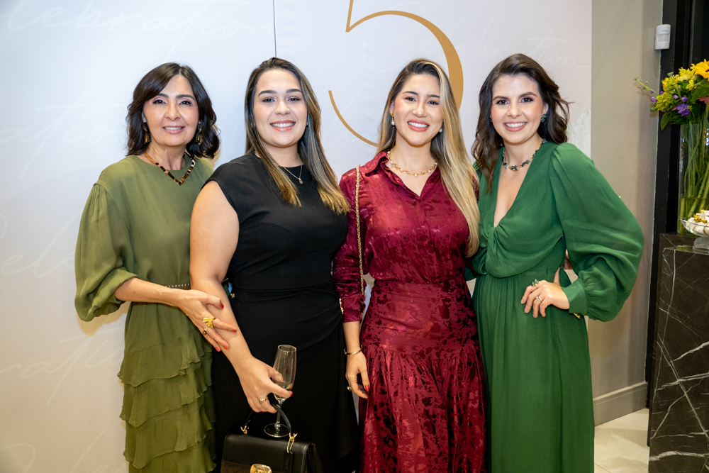 Eliane Gomes, Mariana E Lara Parente, E Eloisa Gomes