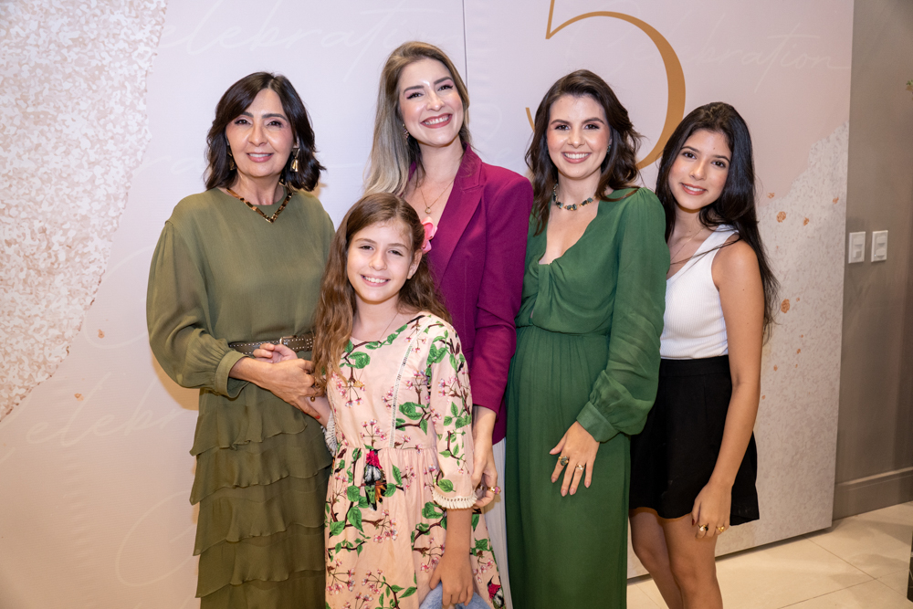 Eliane Gomes, Valentina, Leiliane E Lara Pinheiro, E Eloisa Gomes
