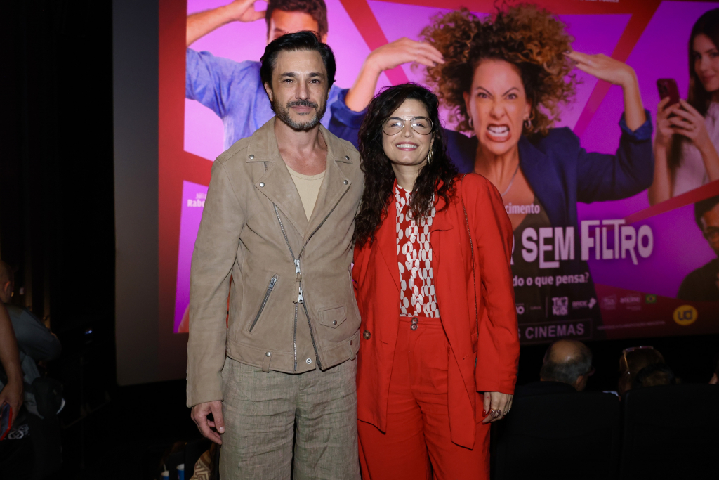 Emanuelle Araújo E Fernando Diniz