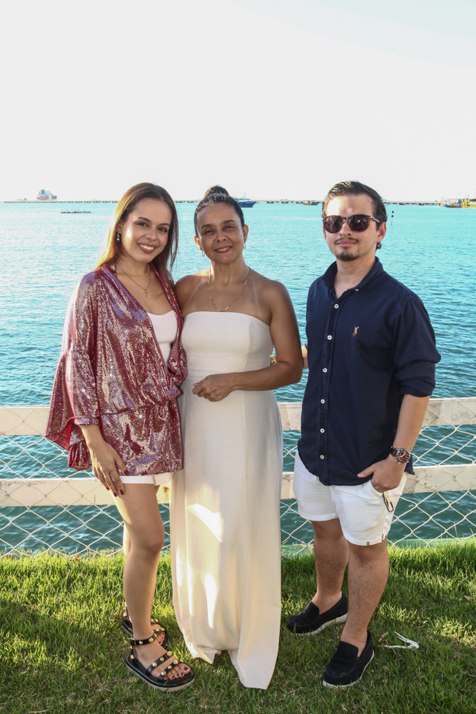 Emanuelle E Verônica Fernandes Vitor Peixoto (5)