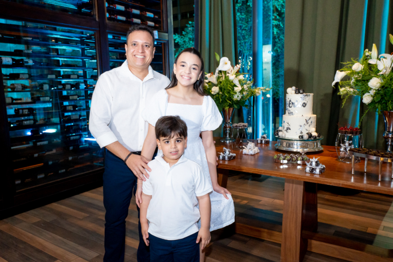 Sessão Parabéns - Érico Silveira brinda à nova idade no Vasto Restaurante, em Fortaleza