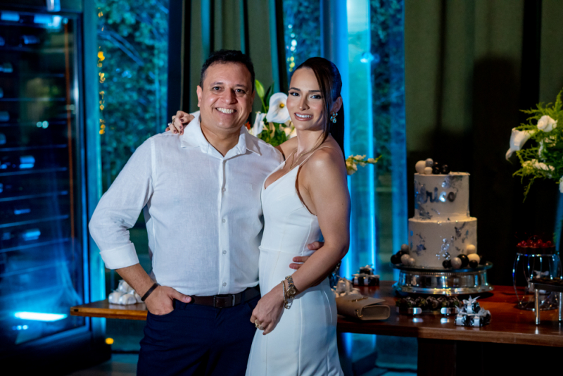 Sessão Parabéns - Érico Silveira brinda à nova idade no Vasto Restaurante, em Fortaleza