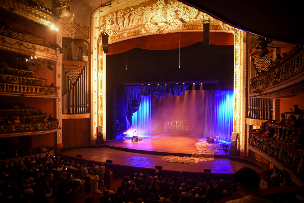 Gregório Duvivier No Teatro