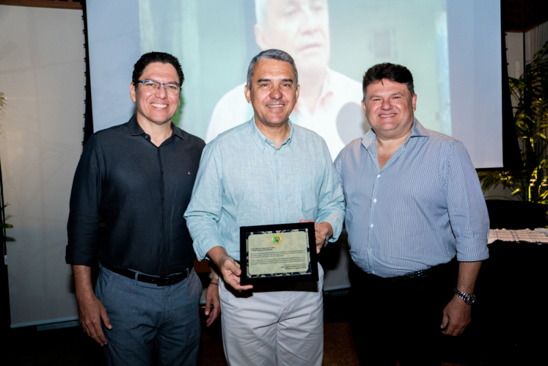 Honra e Reconhecimento - General Cristiano Pinto Sampaio, comandante da 10ª Região Militar, é homenageado pelo Pelotão Ceará na Selva