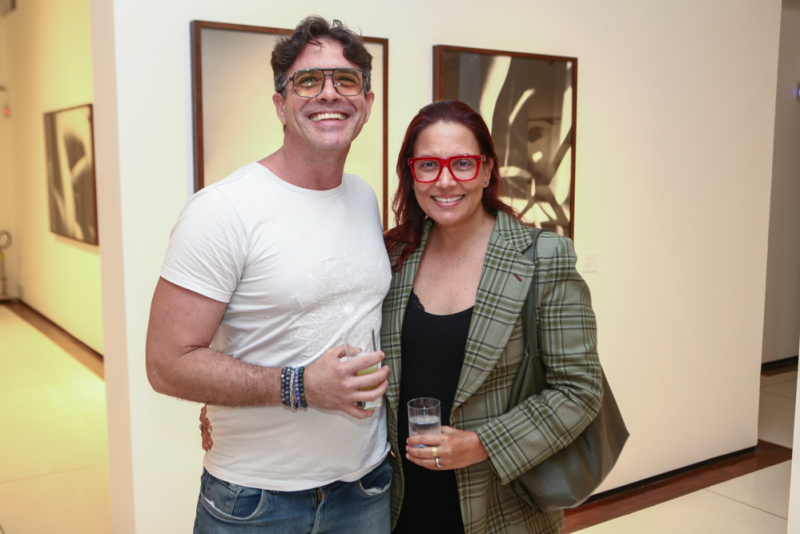 Olhar interior - Com presença de Christian Cravo, Exposição “Anima” é inaugurada na Galeria Multiarte, em Fortaleza