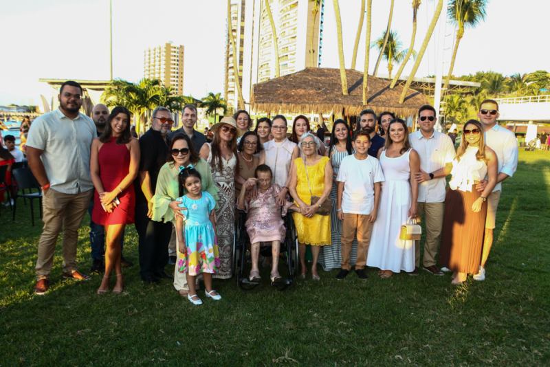 Fim de semana badalado - No Iate Clube de Fortaleza, o fim de semana foi de festas, sabores e pôr do sol perfeito