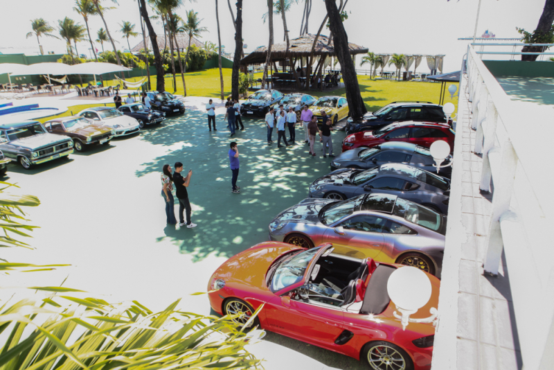 Grupo Viaturas - Em meio a Porsches, Mercedes AMG, Audi R-8 e carros clássicos, o novo Chevrolet Spark rouba a cena no Iate Clube de Fortaleza