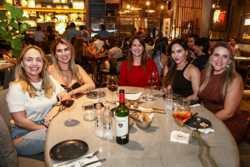 Sexta no Meireles - Moleska Gastrobar lança  Happy Friday com música ao vivo e drinks em dobro