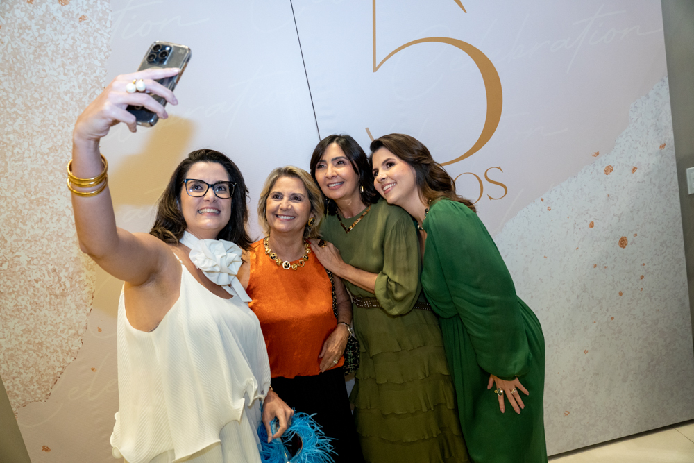 Inês E Olivia Pinto, Eliane Gomes E Eloisa Gomes